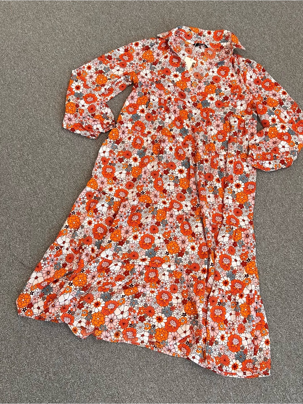 Retro floral mini dress 🌼🧡 size M